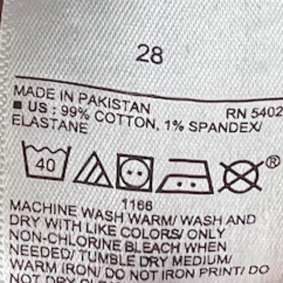 NWT: old navy High-Waisted O.G. Straight Ripped Jean Shorts (28) $40 - Picture 15 of 15